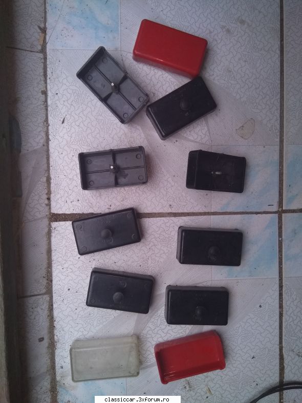 Vand piese dacia - Capace siguranțe-10 lei bucata - Vanzari  piese si accesorii