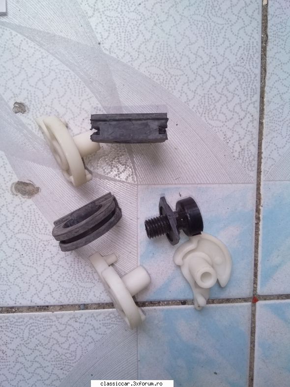 Vand piese dacia - Orice piesă din astea-5 lei bucata - Vanzari  piese si accesorii