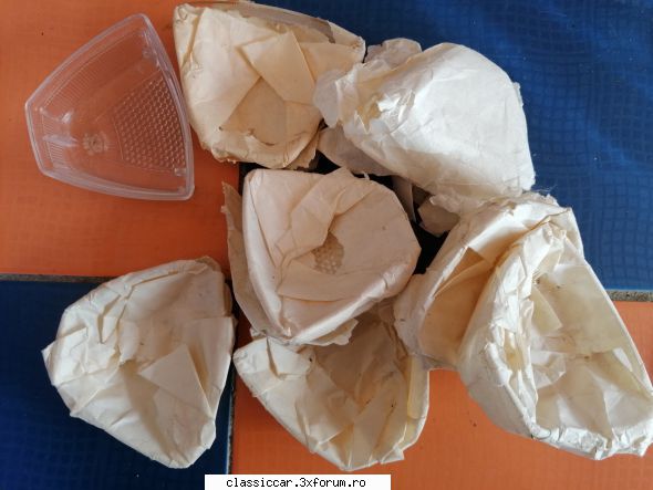 Vand piese dacia - Sticle elba plafoniera la 5 lei bucata - Vanzari  piese si accesorii