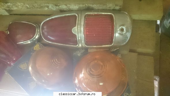 Vand proiect Peugeot 403 - stopurile din spate sunt - Vanzari auto-moto clasice direct de catre proprietari