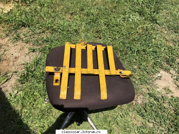 Vand scut artizanal - Nu stiu pentru ce masina este, banuiesc ca pentru - Vanzari  piese si accesorii