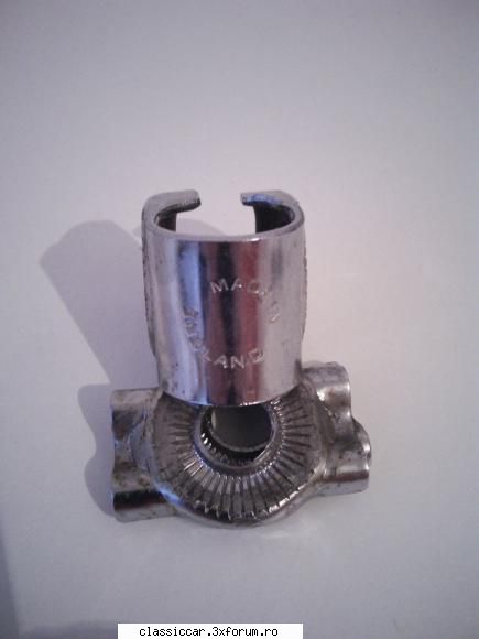 Vand sei piele Brooks ,Tourist - Diametru aprox. 2.3 cm .Este colierul original - Vanzari-Cumparari biciclete