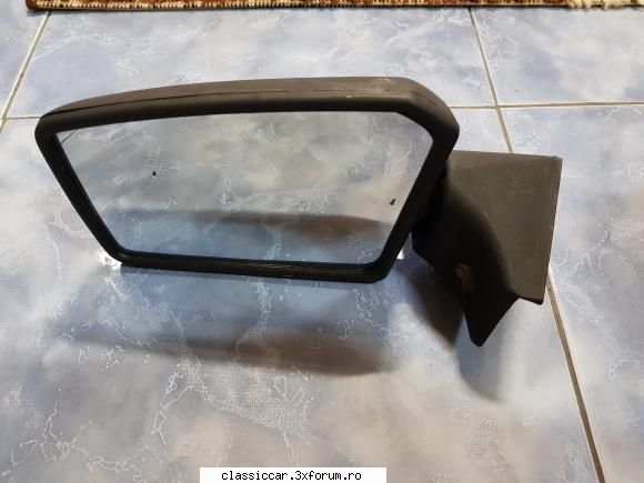 Vanzari Diverse - Se vand 2 oglinzi dacia sunt pe aceasi parte.Pret - Vanzari  piese si accesorii