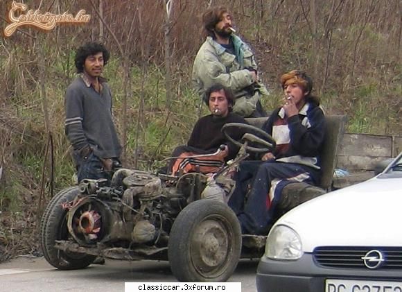 Vehicole interesante - Fratii de dincolo de prut fac o pauza de tigara - Din lumea larga