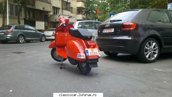 Vespa PX125E - Acel portbagaj de piese a ajuns sa - Prezentare motociclete, motorete si biciclete de colectie