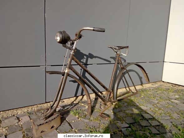 Victoria 1956 ( dama ) - poze la lumina zilei - Prezentare motociclete, motorete si biciclete de colectie