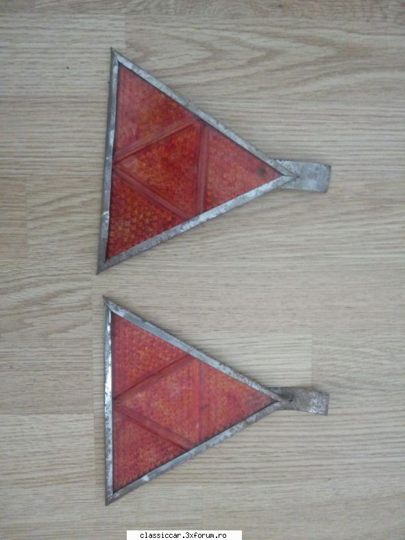 Vind piese de TV, camioane SR și Dac - Ochi pisica,tablă la 30 Set - Vanzari  piese si accesorii