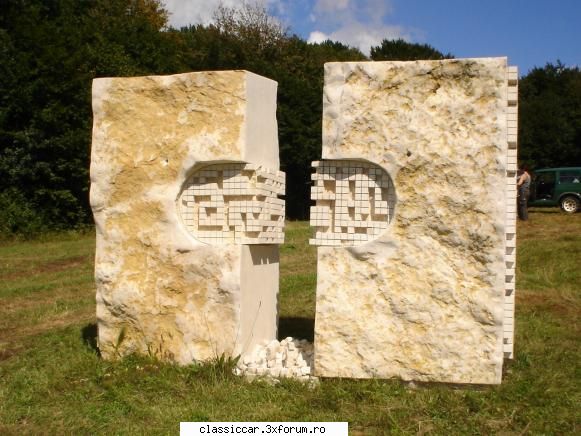 Vizitarea unui muzeu in aer liber,cu buburuze. - Cum se zice?Doua jumatati fac un - Drumetii prin Mioritic