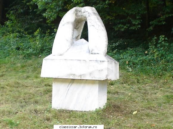 Vizitarea unui muzeu in aer liber,cu buburuze. - Oara?Asa arata viitorul? - Drumetii prin Mioritic
