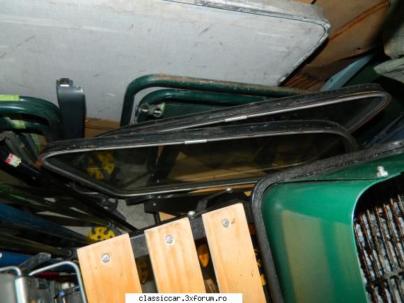 Volkswagen 1600 Variant L - si inima pt chederele geamurilor spate lateral - Prezentare masini