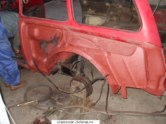 Volkswagen 1600 Variant L 1970 - parte din spate a fost grundiut mai era o - Reconditionari si Restaurari