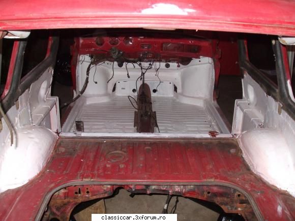 Volkswagen 1600 Variant L 1970 - interiorul va fi vopsit cu rosu doar in spate - Reconditionari si Restaurari