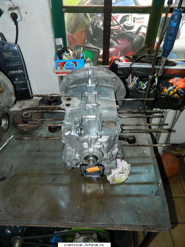 Volkswagen 1600 Variant L 1970 - blocul chelit de tot, urmeaza sa mai curat la - Reconditionari si Restaurari