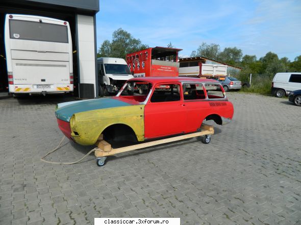 Volkswagen 1600 Variant L 1970 - peste terason o sa fie vopsita culoarea - Reconditionari si Restaurari
