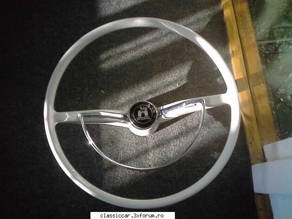 Volkswagen 1600 Variant L 1970 - volanul alb este gata cel negru acuma se usuca - Reconditionari si Restaurari
