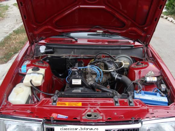 Volvo 240 Gl 1986 - compartimentul motor - Prezentare masini