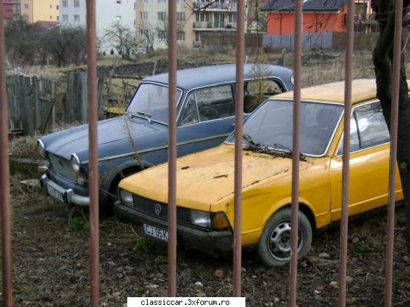Vw Passat Mk1 si Fiat 1100D - Se afla intr-o curte... la marginea Clujului - Am vazut prin Cluj-Napoca