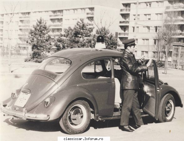 Vw kafer/broscuta politie - detalii alb negru - Coltul Tehnic