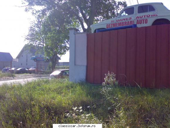 Warsawa - A mai aparut la acelasi parc de dezmembrari inca - Vanatoarea de epave