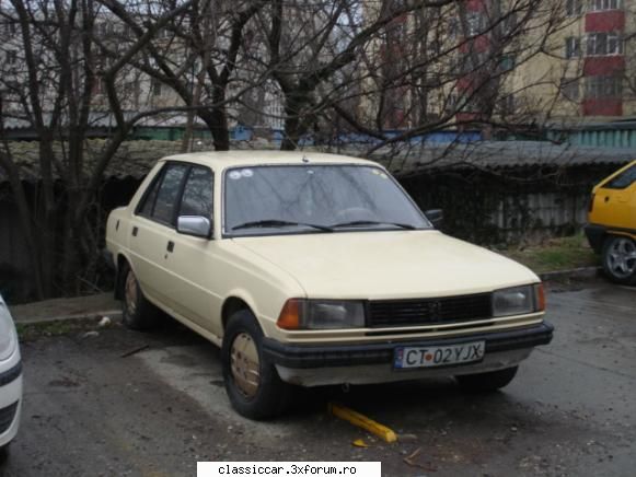am vazut prin....Constanta - il foloseste zilnic Peugeot 305 - Am vazut prin Romania