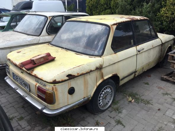 anunturi romanesti vazute pe net - BMW 2002, doua epave la pachet - Anunturi vazute pe net