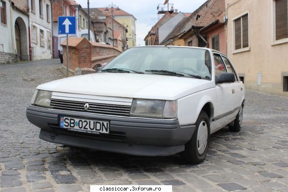 anunturi romanesti vazute pe net - Un R25 TS foarte fain si ieftin. Interiorul de - Anunturi vazute pe net