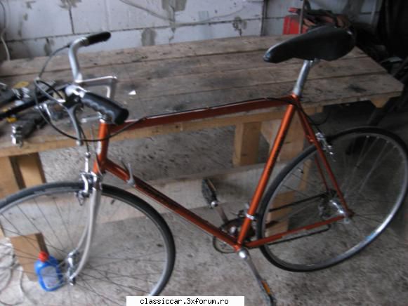 bicicleta un pic mai ciudata - este o bicicleta it - Prezentare motociclete, motorete si biciclete de colectie