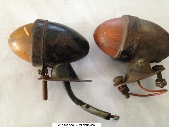 cumpar lampa semnalizare cu picior - cumpar lampa modelul din poza - Cumparari piese