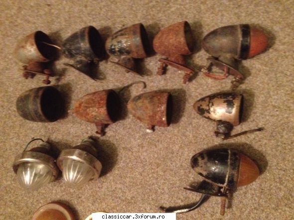 cumpar lampa semnalizare cu picior - aveti idee de la ce provin cele de pe randul 2 ? - Cumparari piese