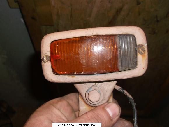 cumpar piese - poate are cineva o lampa de pozitie/semnalizare - Cumparari piese