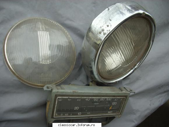 cumpar piese de vw typ ) - Far ,cu rama cromata --55 ron +transportul - Cumparari piese
