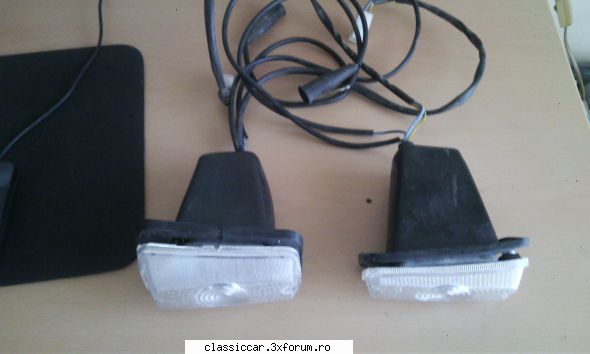 cumpar semnalizari fata FIAT 850 - Eu am doua seturi nos cel din poze plus inca unul - Cumparari piese
