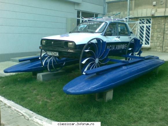 dacia ANFIBIE a intrat in apa........... - si a demonstrat ce poate ..........bine - Am vazut prin Romania