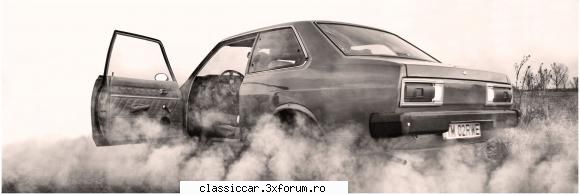 datsun sunny USA) - un burnout,de dragul pozei,cu niste cauciucuri - Prezentare masini