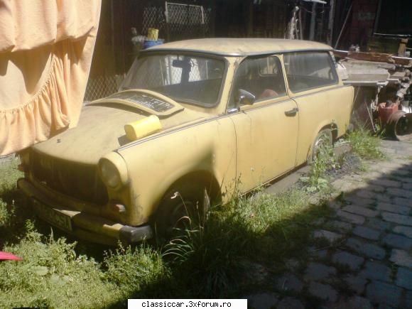 de prin tara si nu numai... - si un trabant abandonat intr-o curte,probabil ca - Am vazut prin Romania