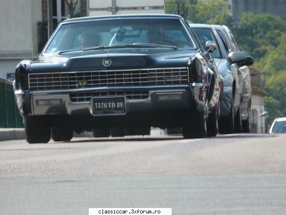 din franta - un Cadillac cu care m-am intalnit in intersectie - Din lumea larga