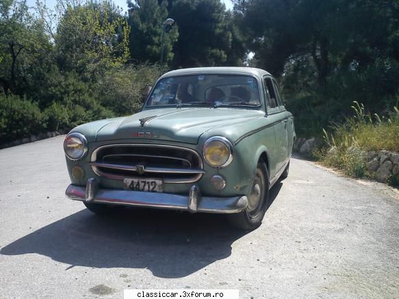 din grecia - Peugeot ,era in miscare cu doi batranei inauntru - Din lumea larga