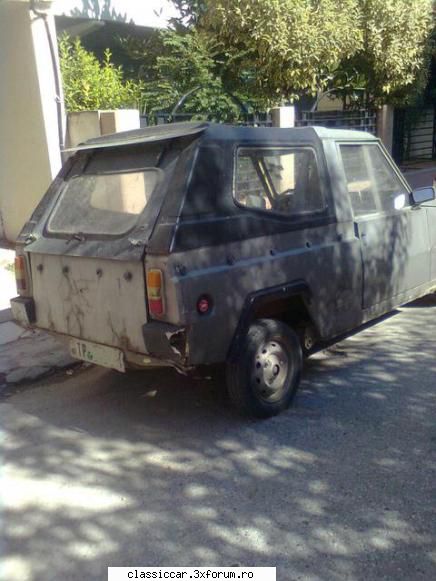 din grecia - spate,masina asta este inca in circulatie dar - Din lumea larga