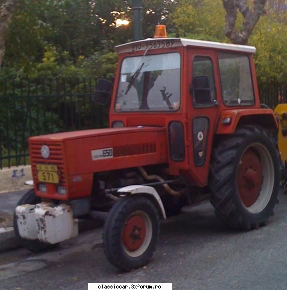 din grecia - si un utilaj greu - Din lumea larga