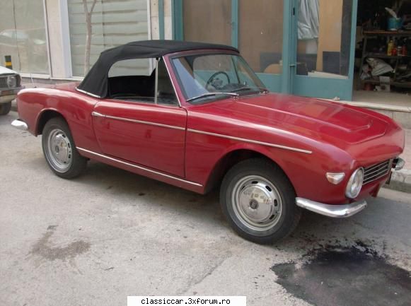 din grecia - priviti ce am gasit astazi un fiat 1200 cabrio eu - Din lumea larga