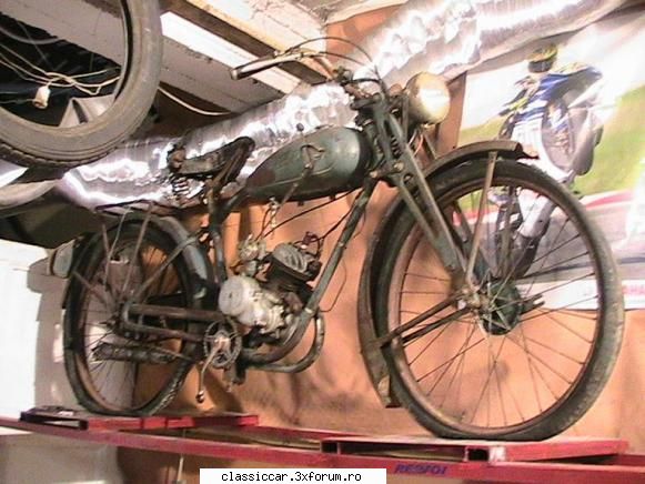 din grecia - la un atelier de reparati moto - Din lumea larga