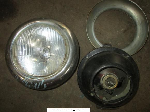 diverse piese - gasite prin garaj > Faruri Wartburg comlecte cu - Vanzari  piese si accesorii