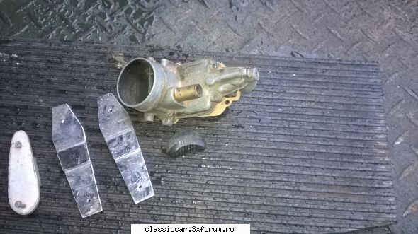 diverse piese - Capac carburator si un maner deschidere portiera - Donatii piese si accesorii