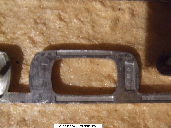 embleme bmw 2000 - toate piciorusele de prindere sunt intacte - Vanzari  piese si accesorii