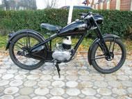 imagini cu motociclete clasice - motocicleta Csepel de 125 - Classicopedia