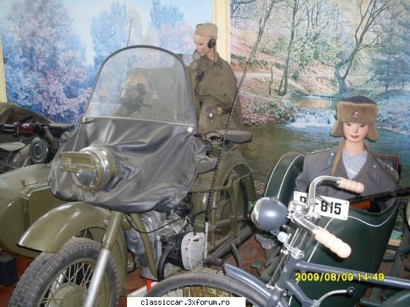 imagini cu motociclete clasice - In cele din timpul razboiului are si manechine - Classicopedia