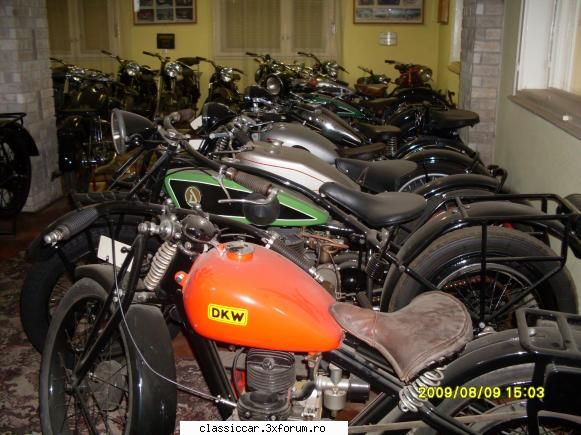imagini cu motociclete clasice - Cum si el are vecini,si,buni si invidiosi,cel de - Classicopedia