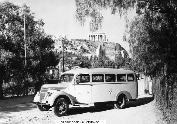 imagini deosebite cu masini clasice - un autobus din grecia - Classicopedia