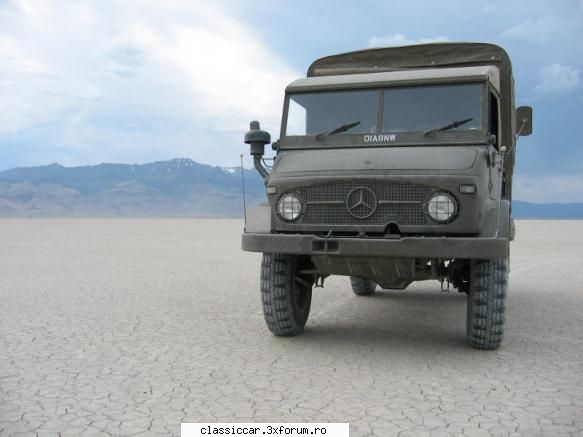 imagini deosebite cu masini clasice - unimog in desert - Classicopedia