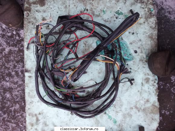 ambele noi! istalatia electrica originala. este mijlocul, si fata 250 lei este pentru modelul